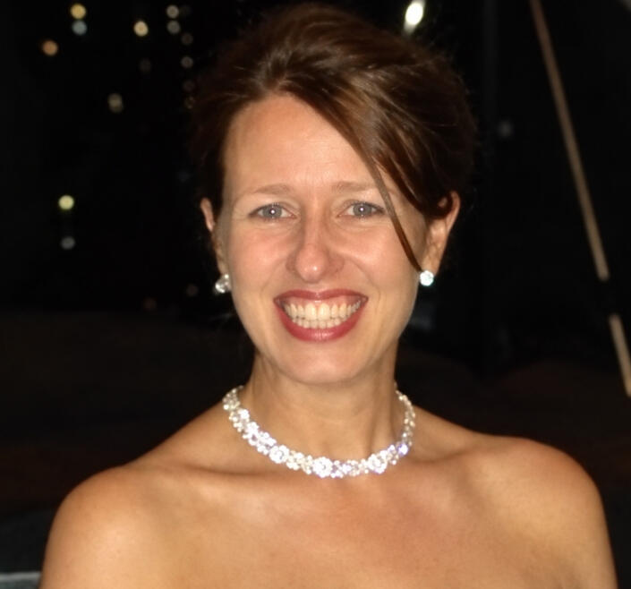 Nicola Cairncross | Author | Speaker | Digital Marketing Consultant
